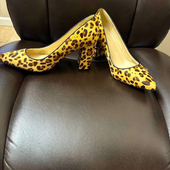 Marc Fisher cheetah leopard print block heel pumps Sz 7-1/2 - Picture 2 of 5